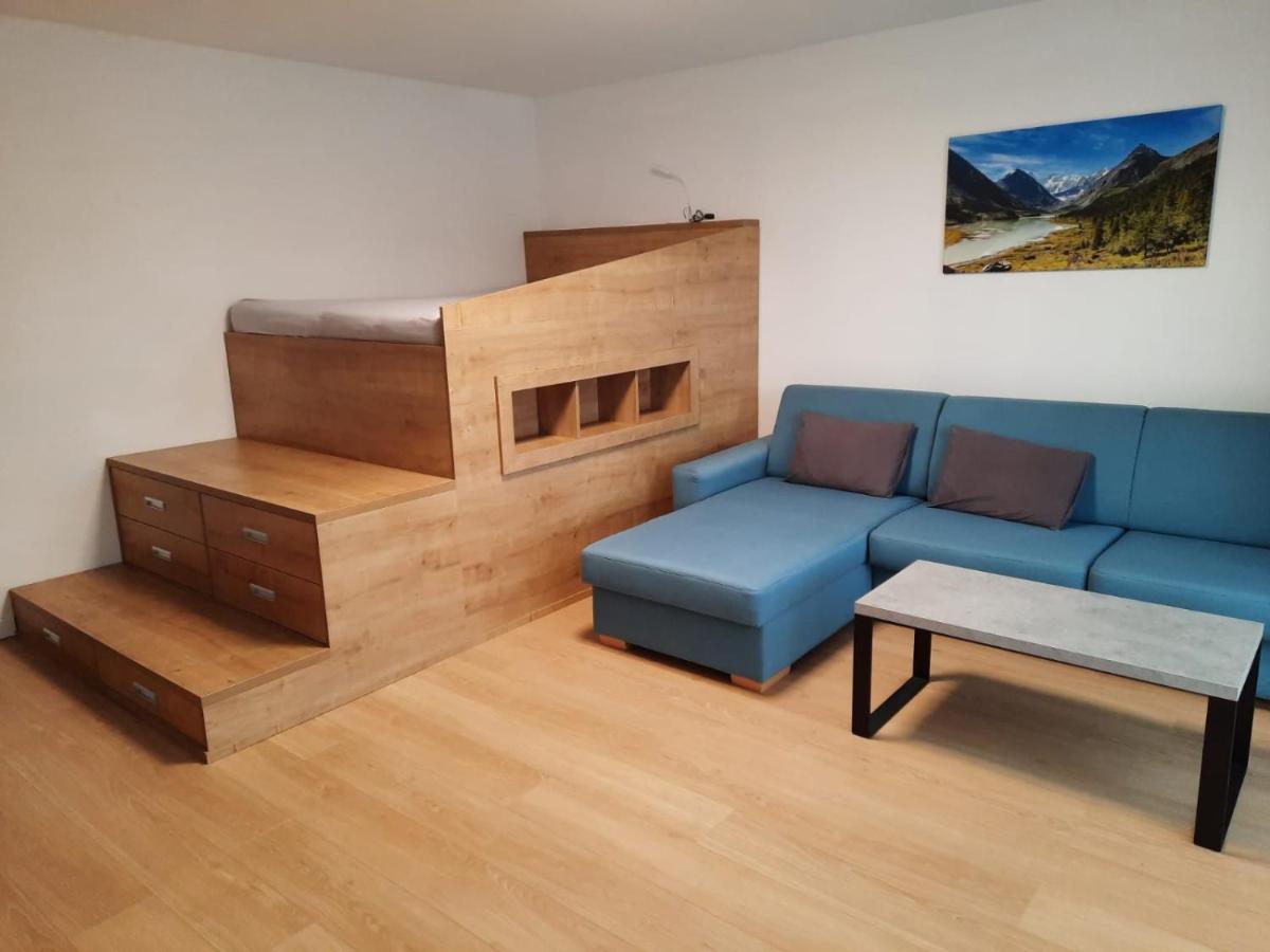 City Apartment Poprad Dış mekan fotoğraf
